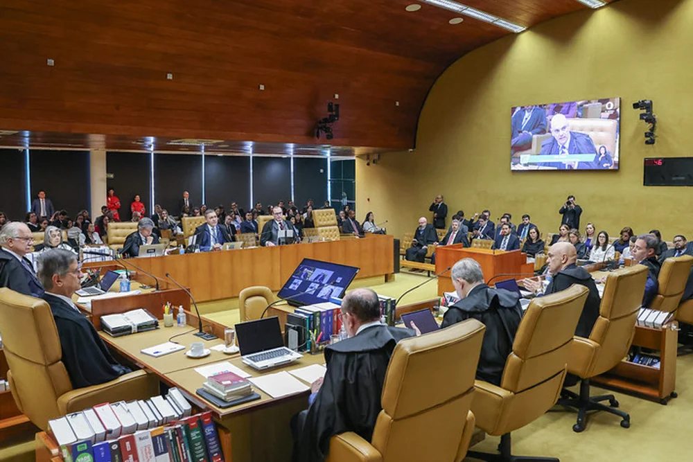 STF unifica licença-maternidade para todas as mães e fixa 120 dias, com prorrogação de mais 60