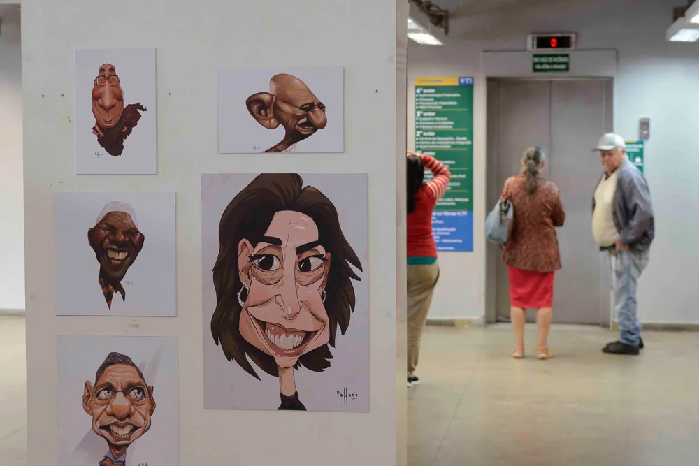 Centro Cívico recebe duas exposições paralelas do 53º Salão de Humor, com obras de Paffaro e Hussar