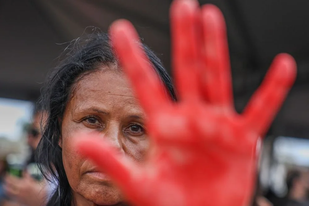 Foi sancionada lei que institui protocolo de atendimento a mulheres, crianças e pessoas vítimas de violência física e sexual.