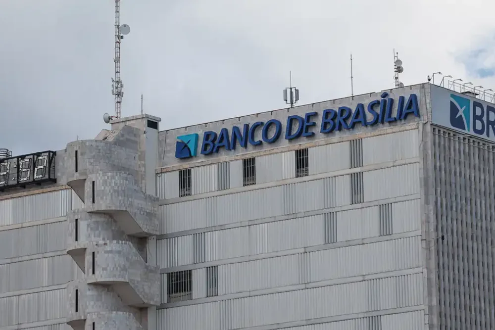 O Tribunal de Contas do Distrito Federal (TCDF) decidiu bloquear até R$ 2,7 bilhões