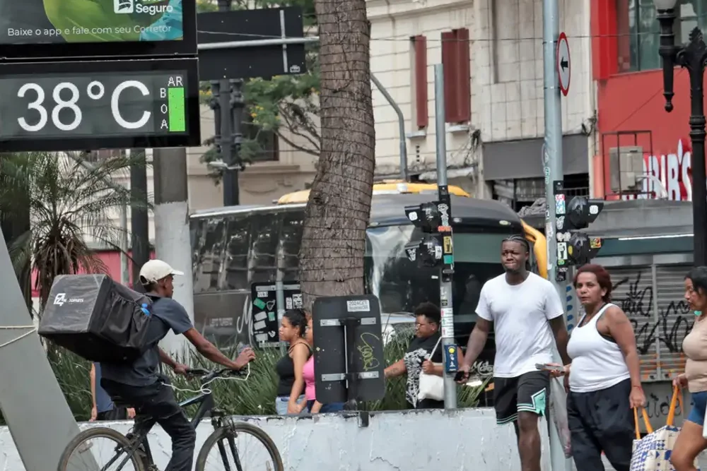 Inmet alerta para onda de calor em oito estados e prevê chuva isolada em parte do país