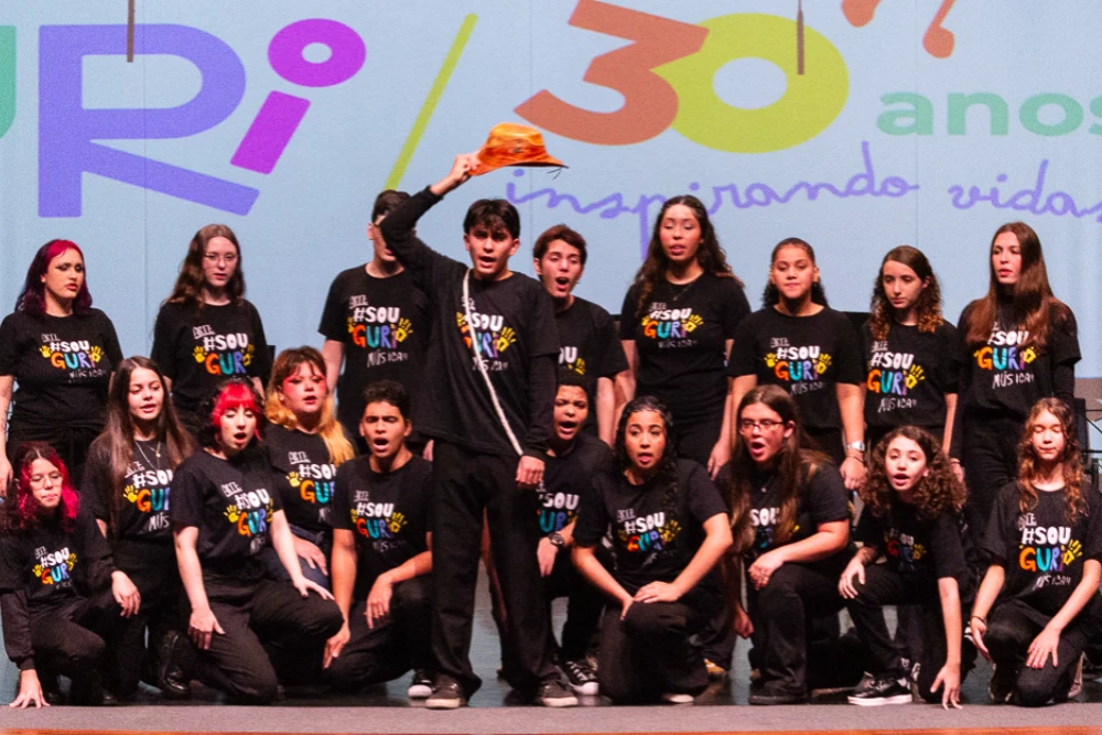 Coral do programa Guri conta com 22 integrantes que sobem ao palco do Teatro Erotides de Campos nesta terça